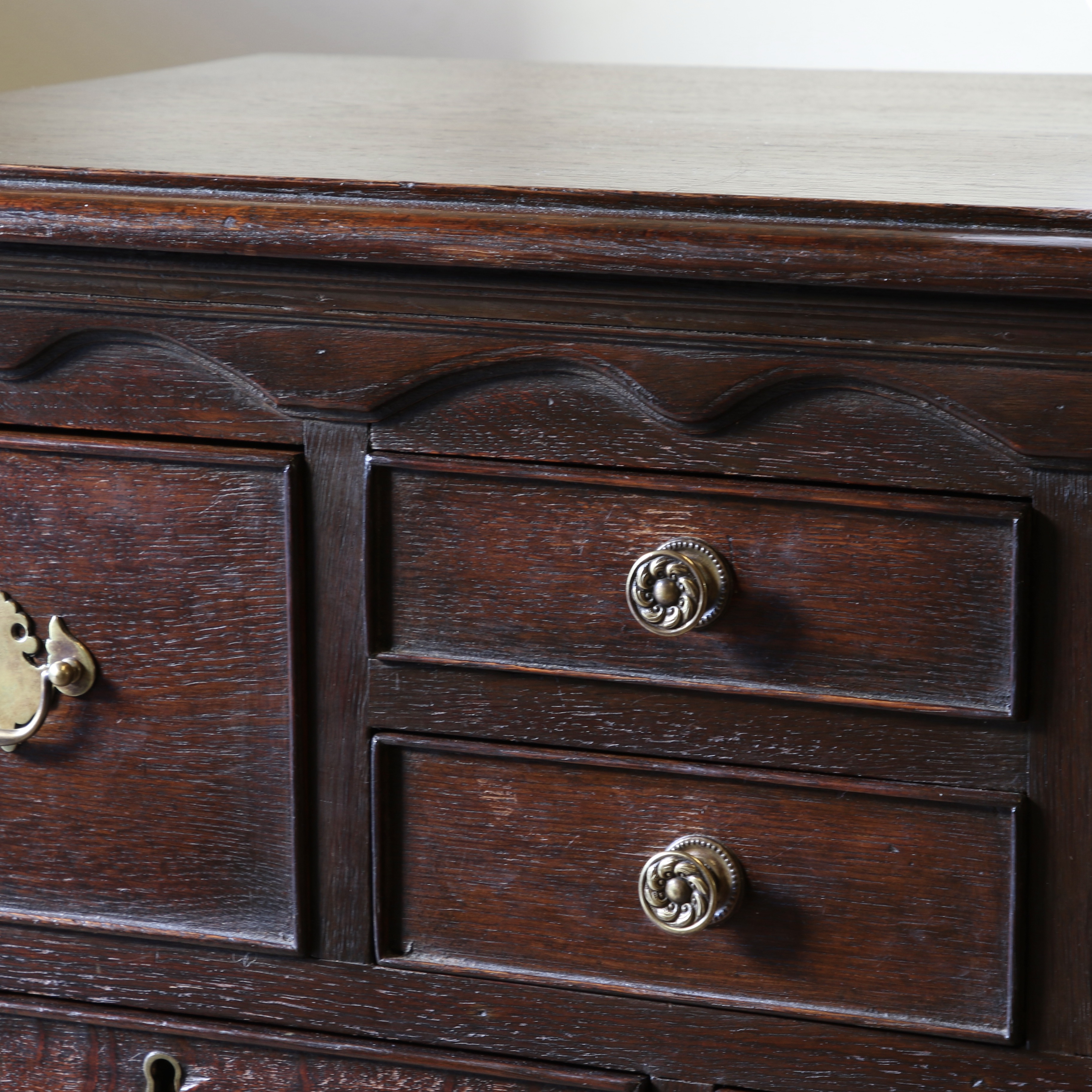 Georgian Chest of Drawers
